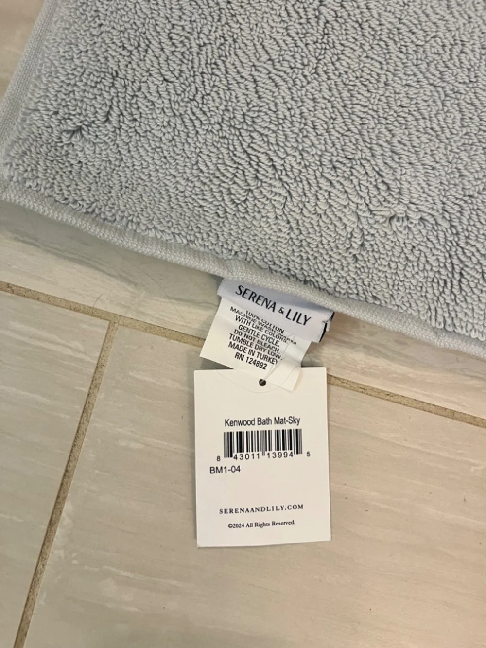 NWT Serena & Lily Kenwood Bath Mat - Ice Blue